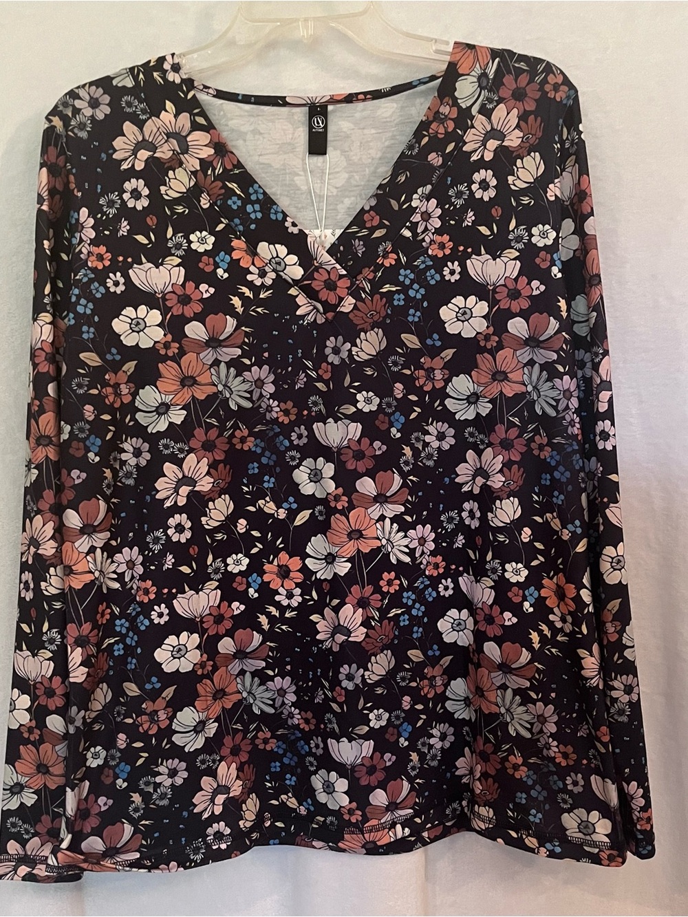 AUTOMET Floral V-Neck Top